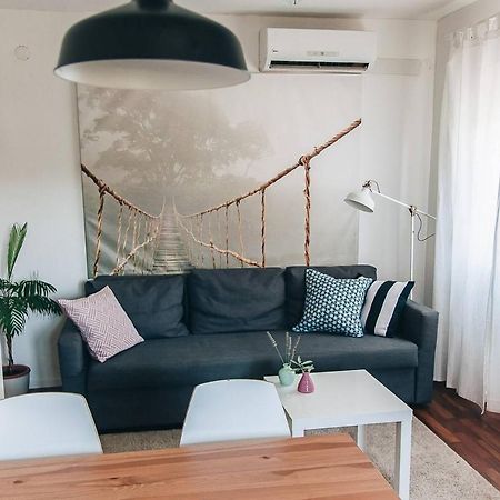 Charming Apartment Luna Zara Esterno foto