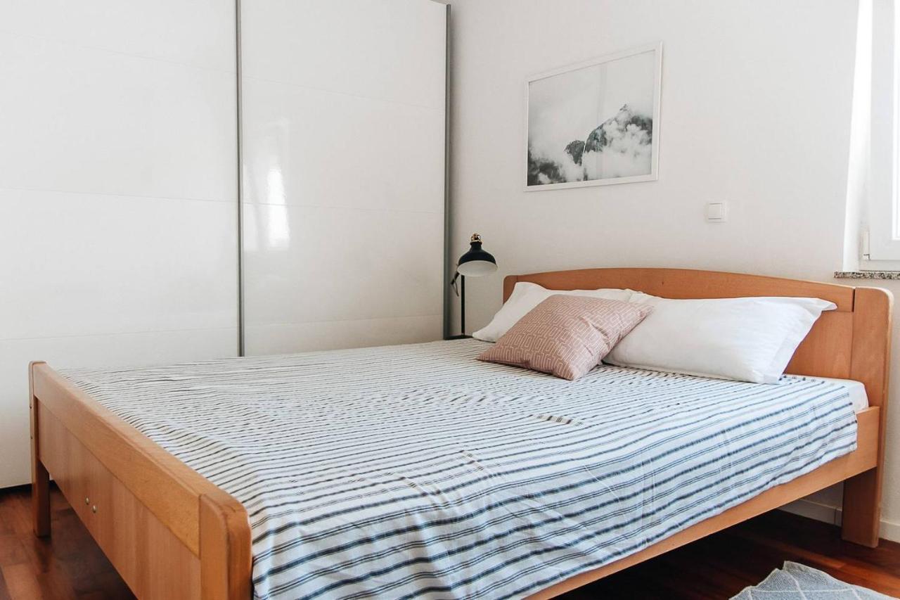 Charming Apartment Luna Zara Esterno foto