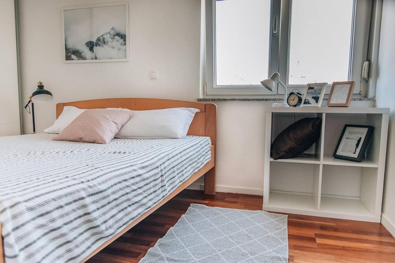 Charming Apartment Luna Zara Esterno foto